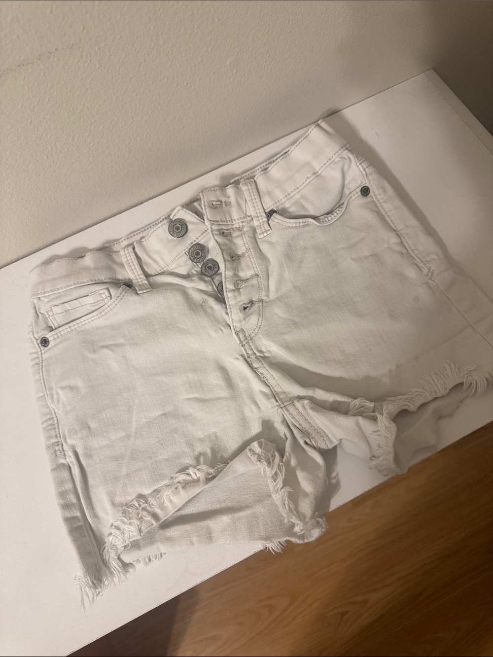 Mudd White Frayed Denim Button-Fly Shorts